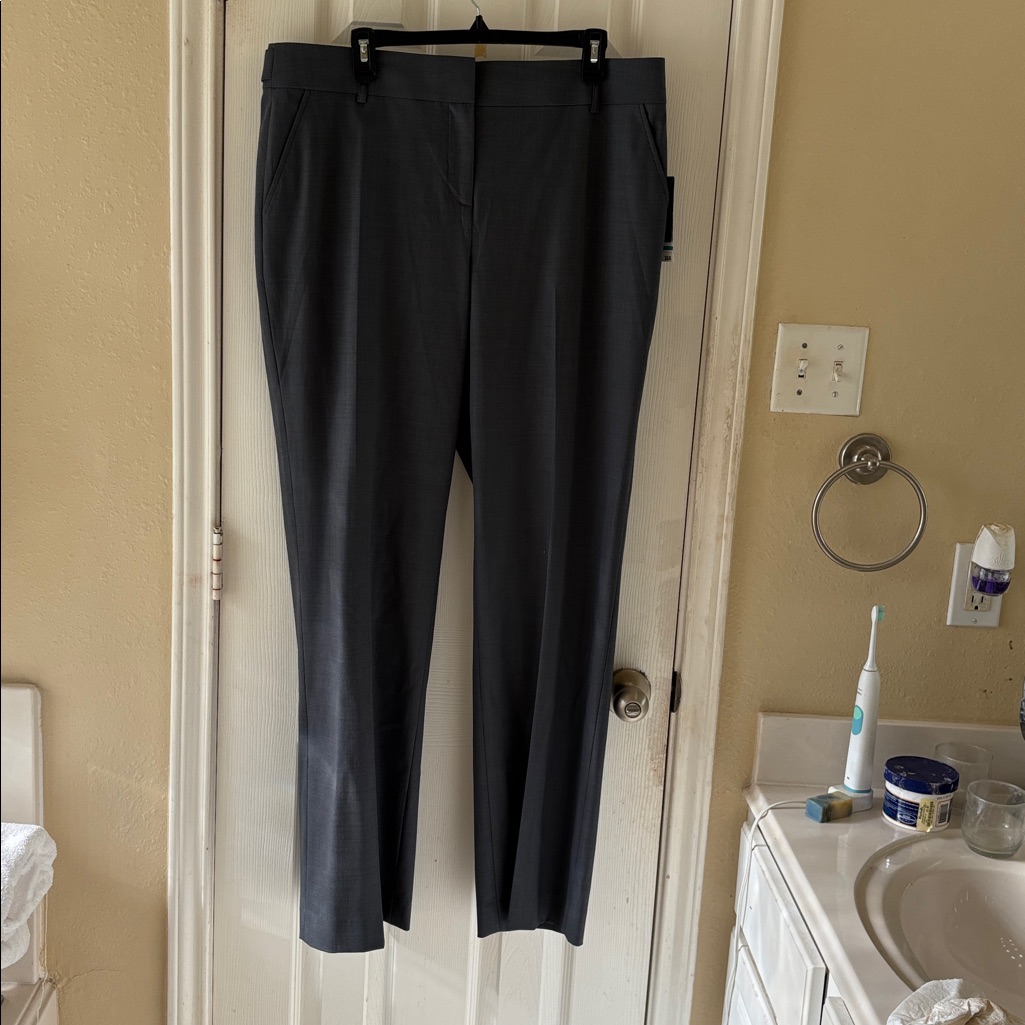 Rachel Rachel Roy Signature Charcoal Gray Trousers. 96% Wool, 4% Elastane. Nwt